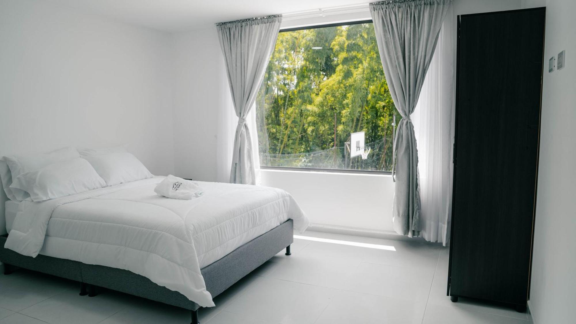 Alpes Hotel *